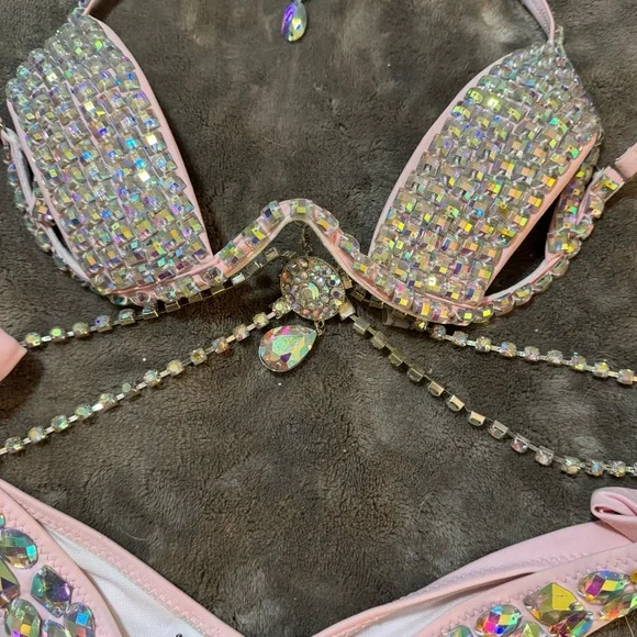 Lumi Shop pink rhinestone set - Picture 2 of 5